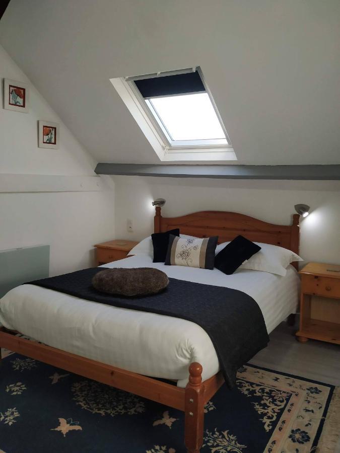 Le Jardin B&B Isigny-le-Buat Exterior foto
